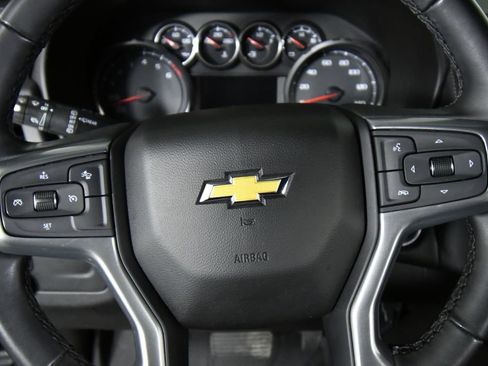 Used 2023 Chevrolet Suburban LS AWD/4WD image 2