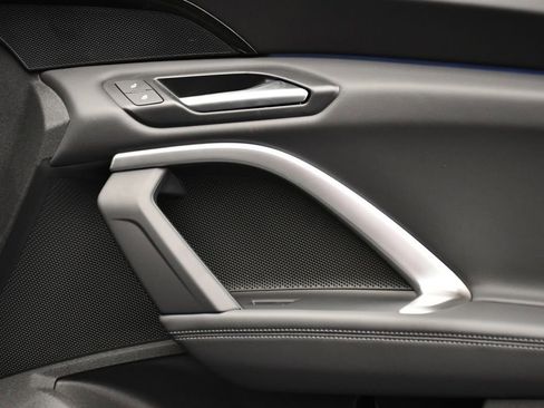 Used 2025 Audi Q5 Premium w/ Convenience Package image 45