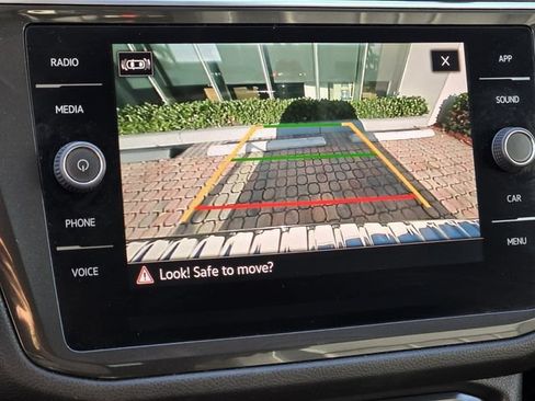 Certified 2023 Volkswagen Tiguan SE FWD image 22