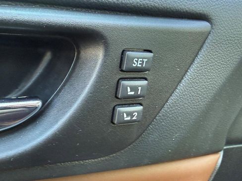 Used 2018 Subaru Outback 2.5i Touring image 16