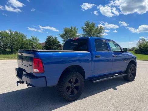 Used 2019 RAM 1500 Express w/ Express Value Package AWD/4WD image 3