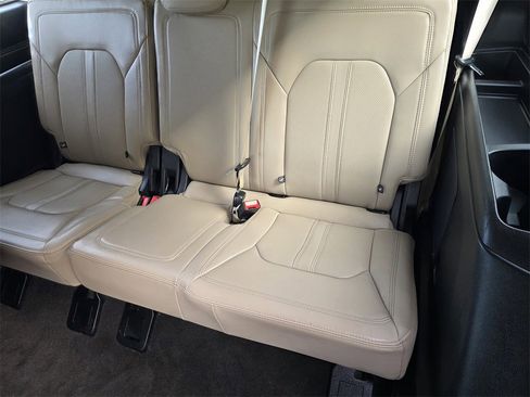 Used 2023 Ford Expedition Limited image 21