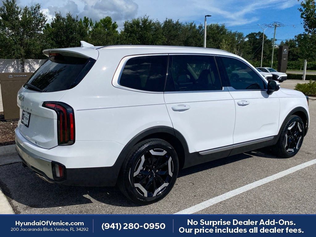 Used 2024 Kia Telluride EX FWD image 13