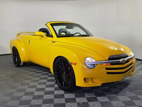 Used 2005 Chevrolet SSR SSR w/ Preferred Equipment Group image 37