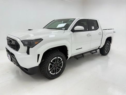 New 2025 Toyota Tacoma TRD Sport image 5