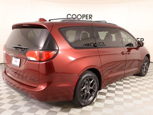 Used 2018 Chrysler Pacifica Limited w/ Advanced Safetytec Group image 24