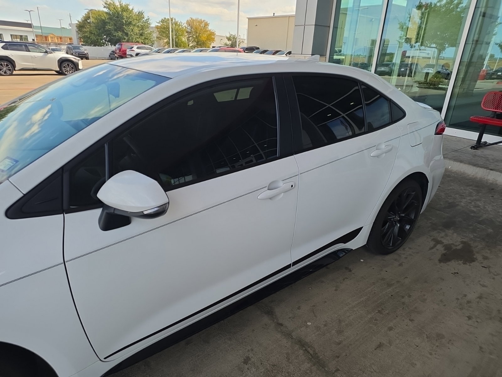 Used 2024 Toyota Corolla SE FWD image 3