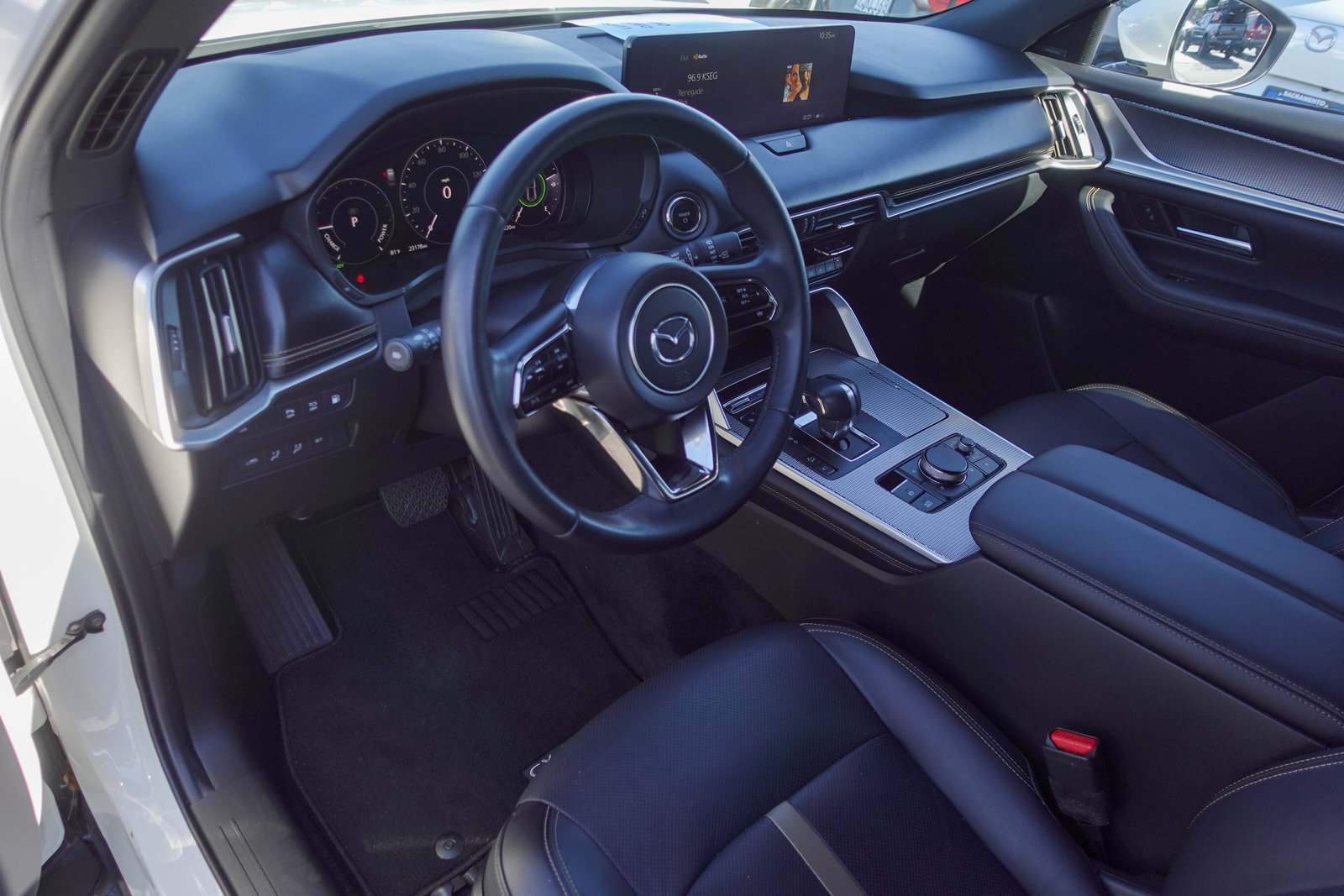 Certified 2024 MAZDA CX-90 Plug-In Hybrid w/ Premium Plus AWD/4WD image 11