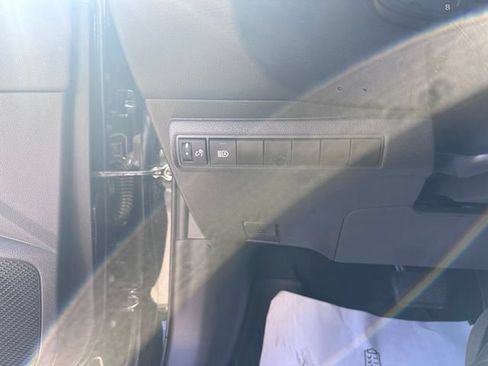 Used 2023 Toyota Corolla SE FWD image 22