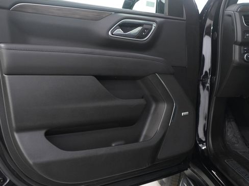 Used 2021 Chevrolet Suburban LT image 20