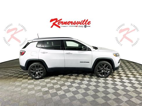 New 2026 Jeep Compass Latitude image 8