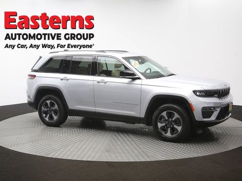 Used 2022 Jeep Grand Cherokee Limited 4xe w/ Luxury Tech Group II AWD/4WD image 50
