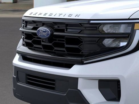 New 2025 Ford Expedition Active image 17