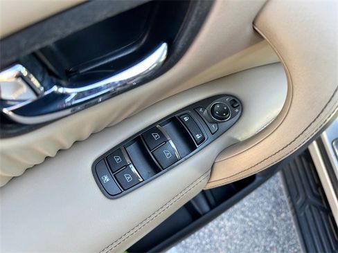 Used 2022 Nissan Armada SL image 20