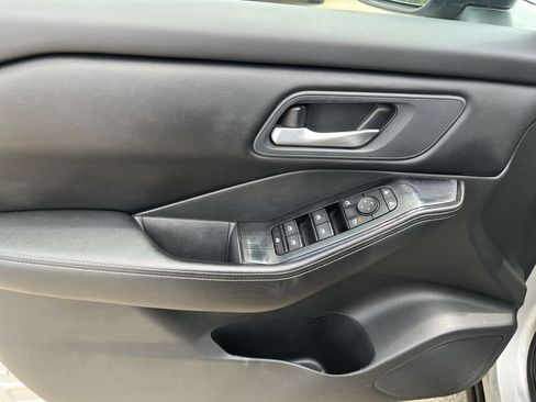 Used 2025 Nissan Rogue SV AWD/4WD image 13