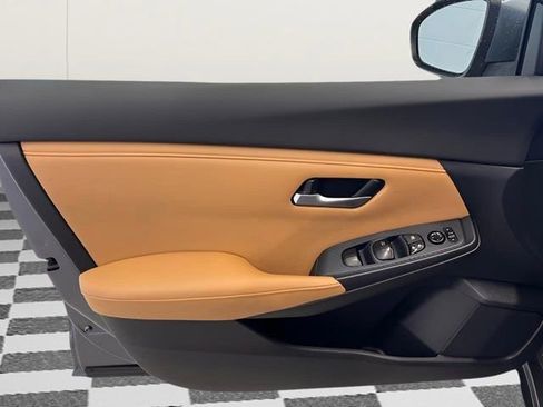 Used 2021 Nissan Sentra SV w/ SV Premium Package image 11