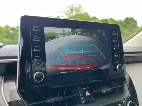 Used 2020 Toyota Corolla LE FWD image 40