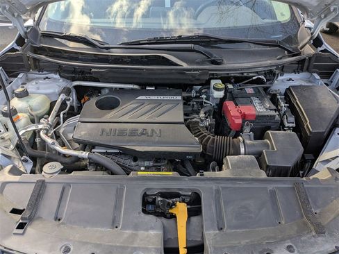 Used 2023 Nissan Rogue SV image 37