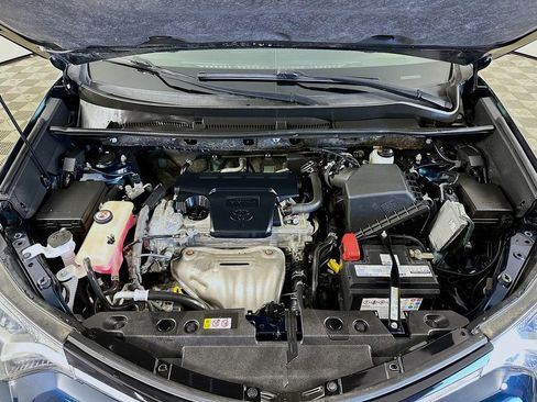 Used 2018 Toyota RAV4 XLE AWD/4WD image 37
