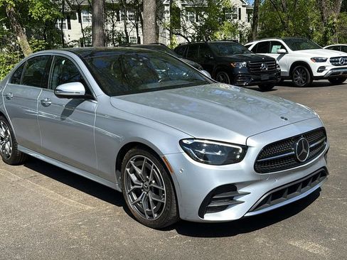 Used 2021 Mercedes-Benz E 350 4MATIC Sedan image 2
