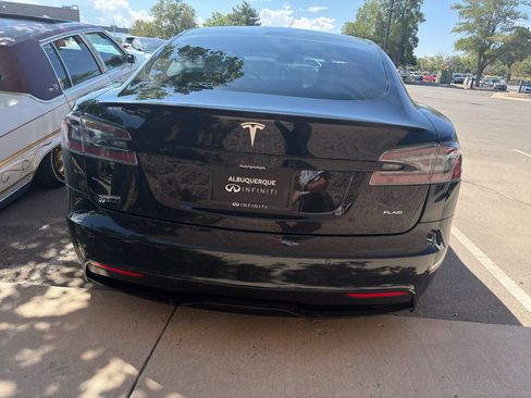 Used 2022 Tesla Model S Plaid AWD/4WD image 6