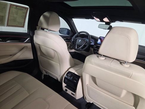 Used 2023 BMW 530i w/ Convenience Package RWD image 31
