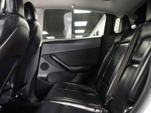 Used 2020 Tesla Model Y Long Range AWD/4WD image 16