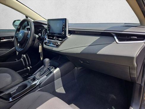 Used 2020 Toyota Corolla LE FWD image 21
