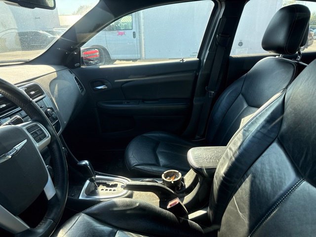 Used 2013 Chrysler 200 Limited FWD image 10