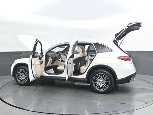 Used 2024 Mercedes-Benz GLC 300 4MATIC image 47