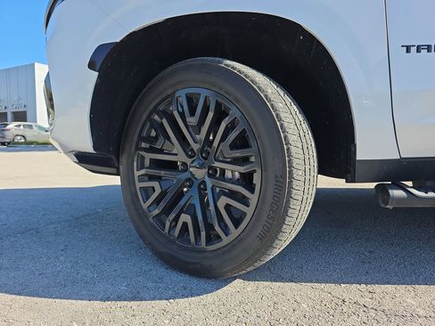 Used 2021 Chevrolet Tahoe Z71 image 34