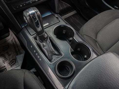 Used 2018 Ford Explorer XLT image 28