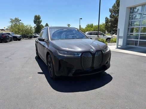 Used 2023 BMW iX xDrive50 w/ Sport Package AWD/4WD image 7