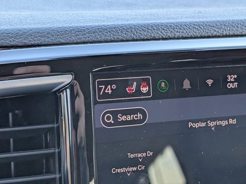 Used 2024 Chrysler Pacifica Limited image 18