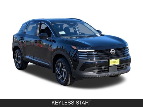 New 2026 Nissan Kicks SV w/ SV Premium Package image 2