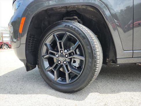 Certified 2025 Jeep Grand Cherokee Limited 4xe AWD/4WD image 37