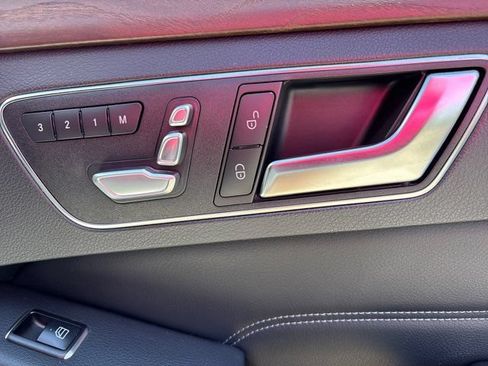 Used 2014 Mercedes-Benz E 250 BlueTEC Sedan image 62