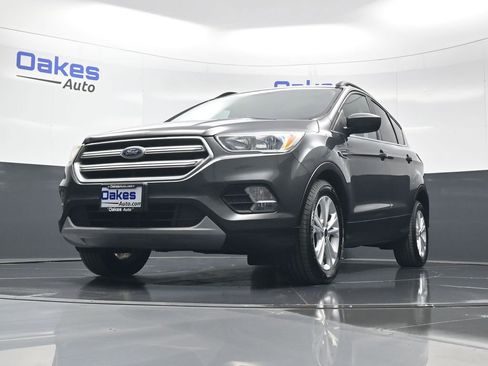 Used 2018 Ford Escape SE image 39