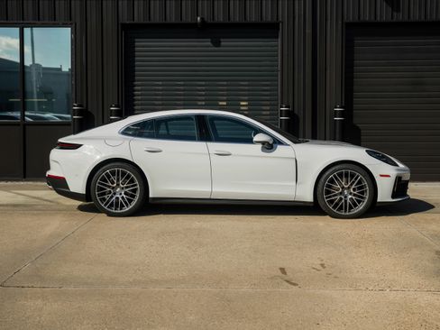 New 2026 Porsche Panamera image 13