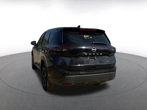 Used 2025 Nissan Rogue SV image 14