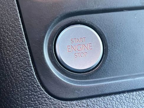 Used 2016 Volkswagen Tiguan S image 26