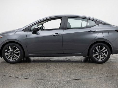 Used 2025 Nissan Versa SV image 5