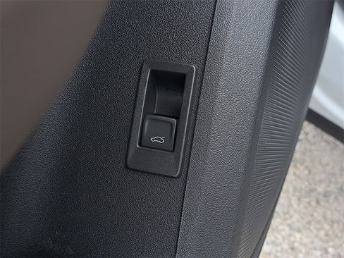 New 2025 Audi Q5 2.0T Premium Plus image 21