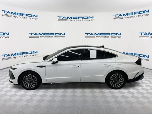 Used 2025 Hyundai Sonata Limited FWD image 2