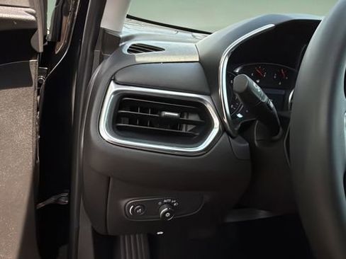 Used 2024 Chevrolet Equinox LT image 22