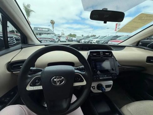 Used 2016 Toyota Prius Two FWD image 6