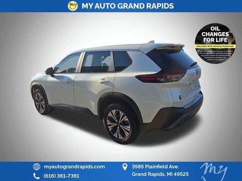 Used 2023 Nissan Rogue SV AWD/4WD image 5