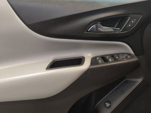 Used 2018 Chevrolet Equinox LT FWD image 27