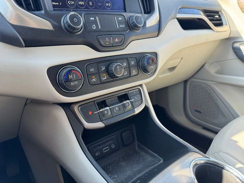 Used 2023 GMC Terrain Denali w/ Denali Premium Package image 13