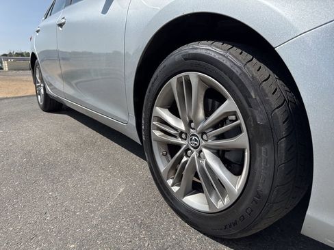 Used 2016 Toyota Camry SE image 7